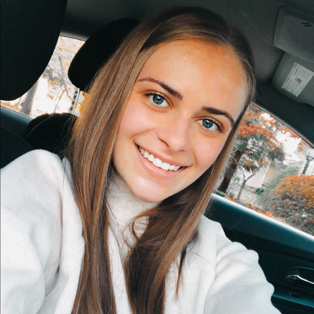 Meet your Posher, Emily